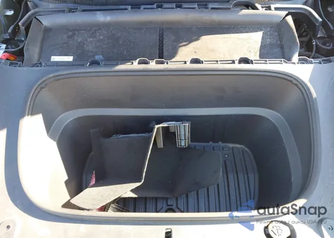 2026 Tesla Model Y Premium Rear-Wheel Drive/Standard Rear-Wheel Drive z USA, uszkodzony, nr VIN 7SAYGDED1TF397423